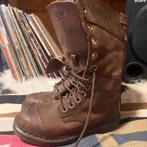 Dr Martens Size 7 Womens Combat boots w/ floral lining